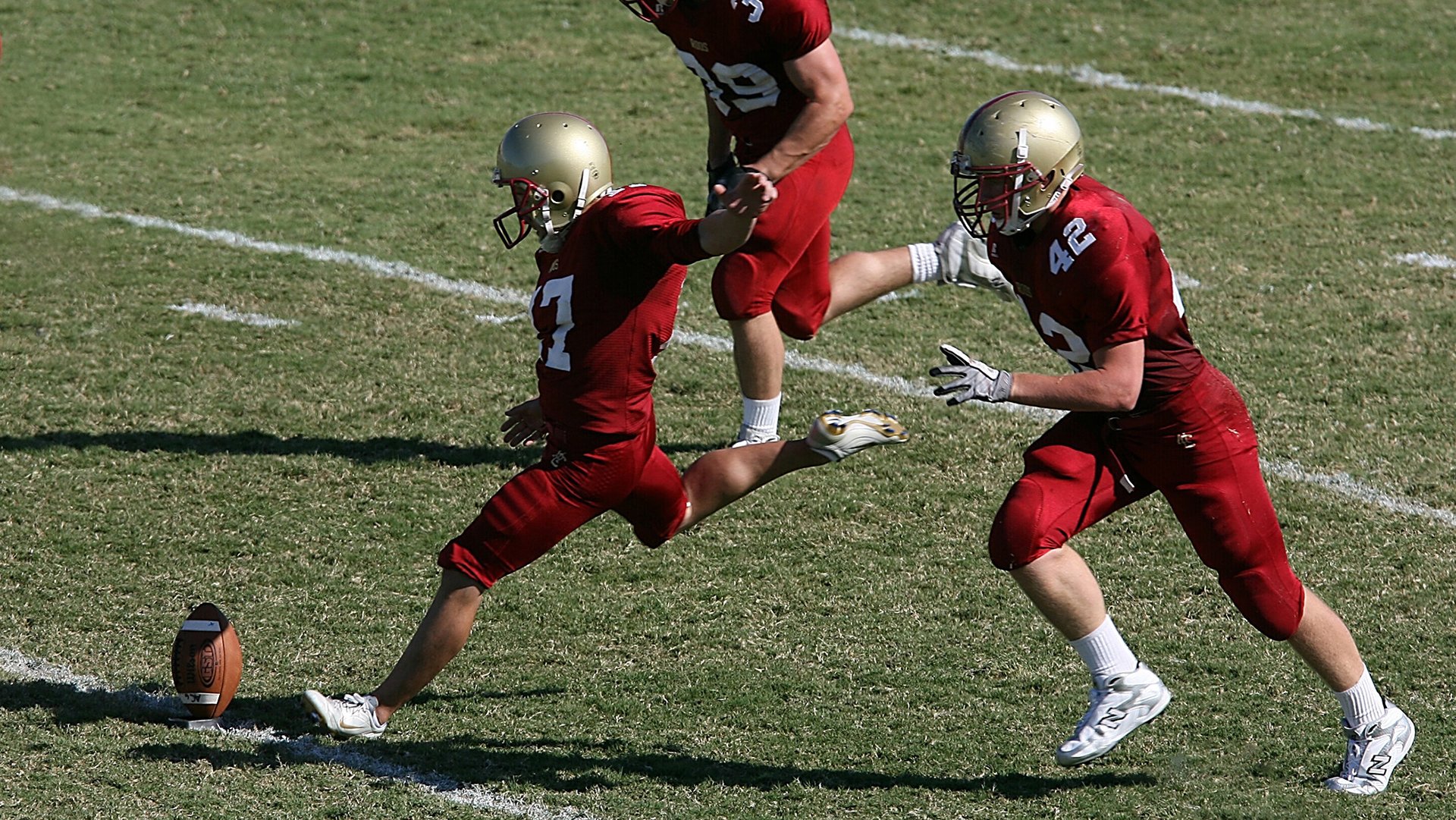 曼城继续保持不败,英超冠军悬念渐小,英超大结局曼城一夜创下3大纪录